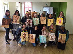 Naaktmodel schilderen tijdens vrijgezellenfeest in Antwerpen