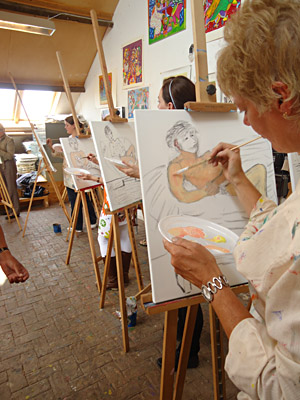Workshop naaktmodel schilderen tijdens een vrijgezellenfeest in Brussel
